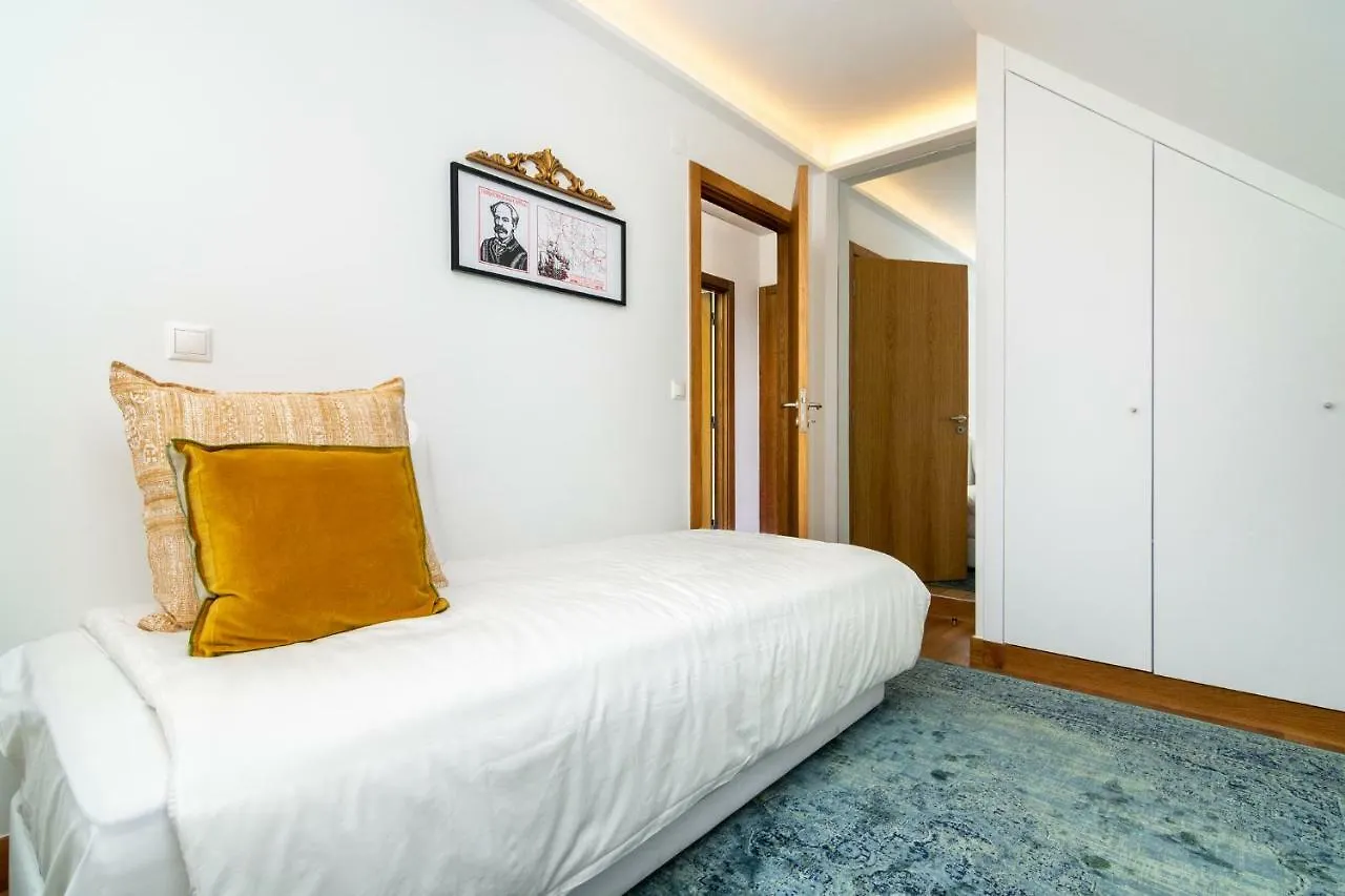 The Explorers Home - Sunny Stylish Family-Friendly Apartment Lisbon