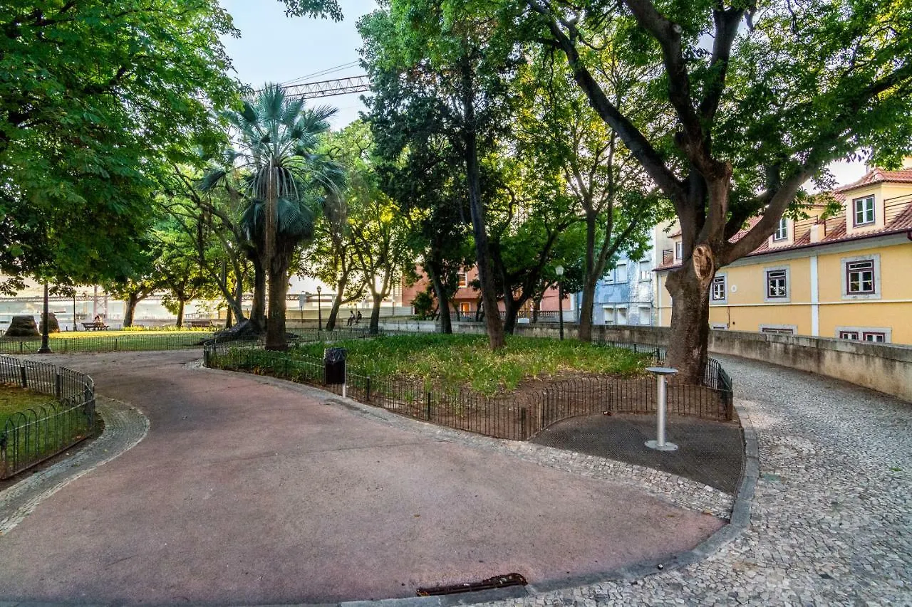 The Explorers Home - Sunny Stylish Family-Friendly Apartment Lisbon